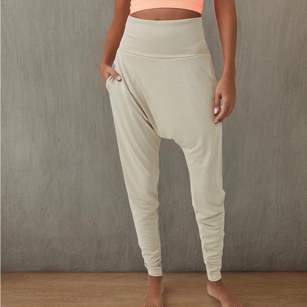 NWOT FP Movement by Free People Cream/Clay hotshot pants, never worn!